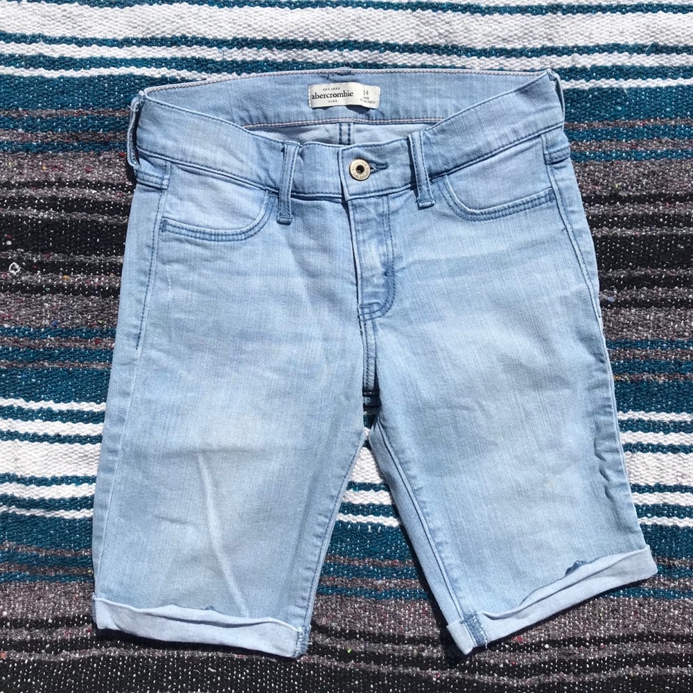 Abercrombie Kids knee shorts